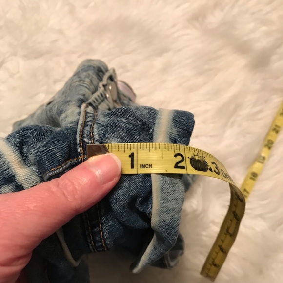 Denim Shorts size 9 - Picture 7 of 8